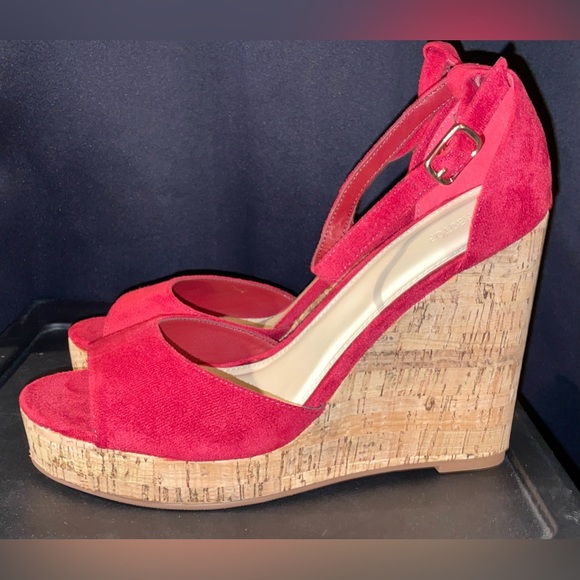 BRAND NEW RedTop Red Suede Platform Wedge Sandals - Picture 2 of 8